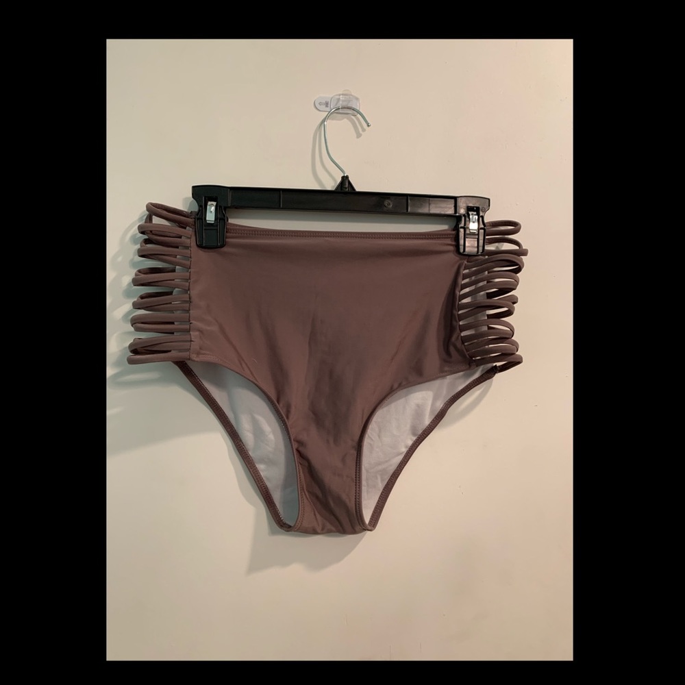 💕💕3 for$22💕💕NEVERWORNHigh Waisted Swim Bottoms